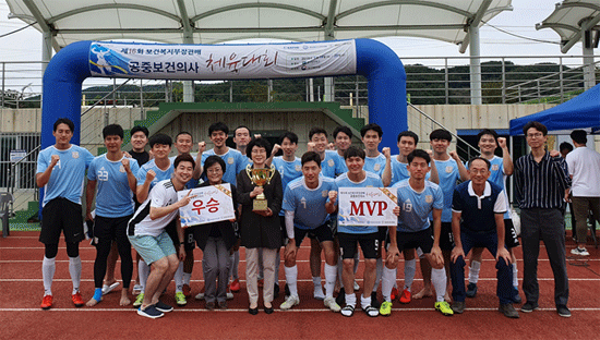 음성군 공중의 축구단이 제16회 보건복지부장관배 전국 공중의 축구대회에서 영예의 우승을 차지했다.