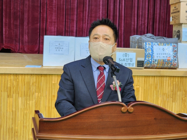 조병옥 음성군수를 대신해 박제욱 행정복지국장이 축사를 하고 있다.