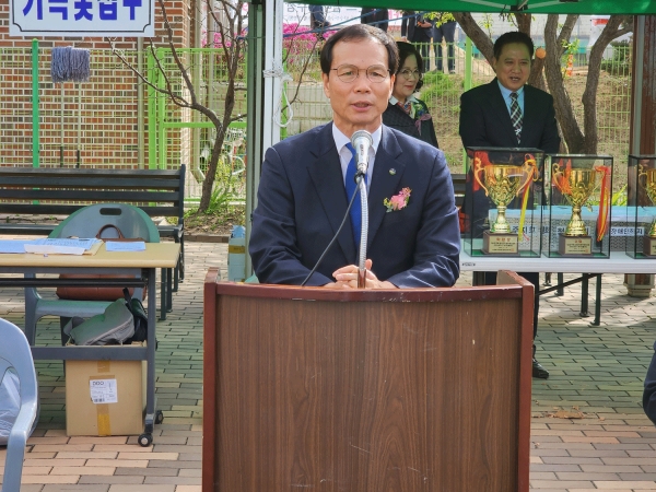 조병옥 음성군수가 축사를 하고 있다.