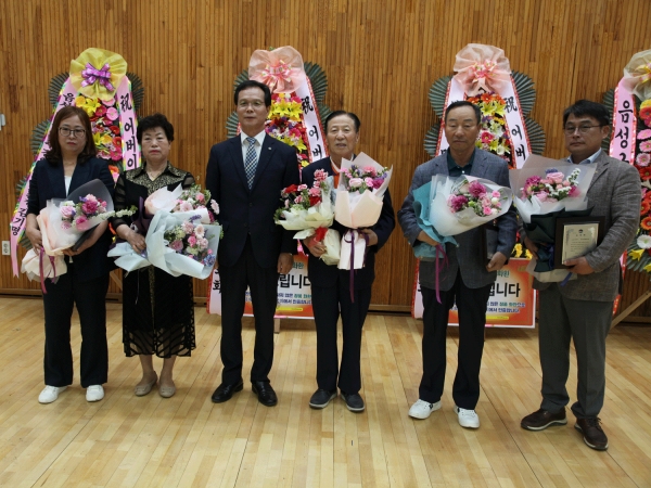 박은하, 최상희 씨 등이 효행자로 음성군수 표창패를 각각 받았다.